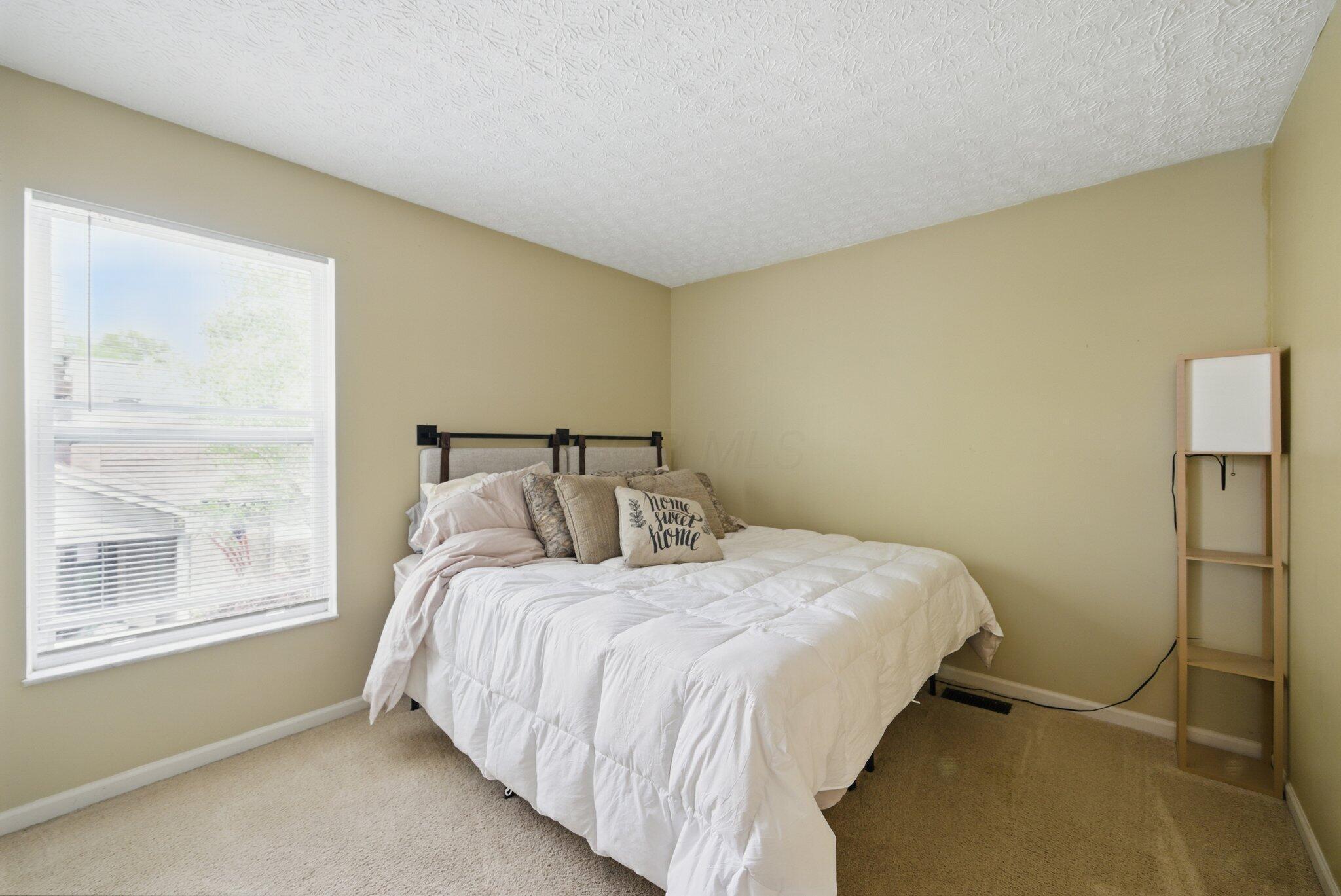 93 Hampton Park, Westerville, Ohio image 46