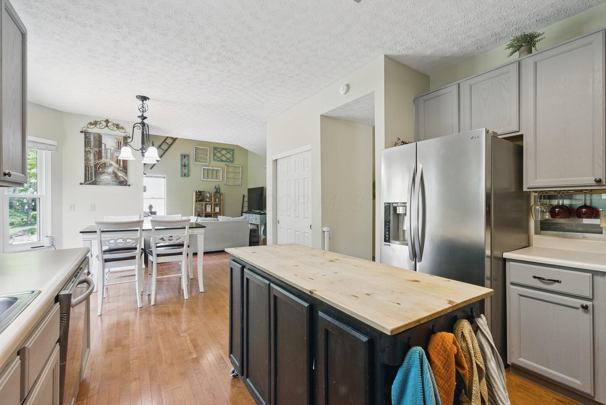 93 Hampton Park, Westerville, Ohio image 15