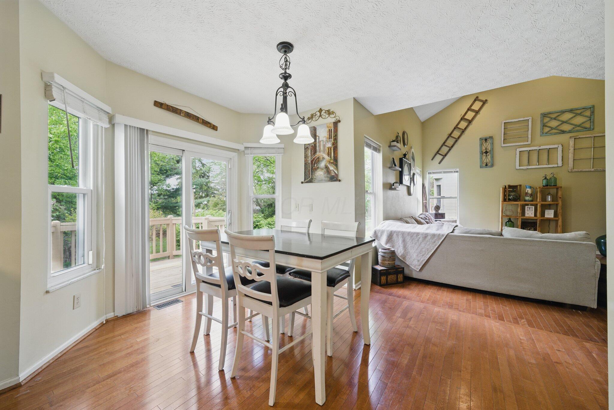 93 Hampton Park, Westerville, Ohio image 16