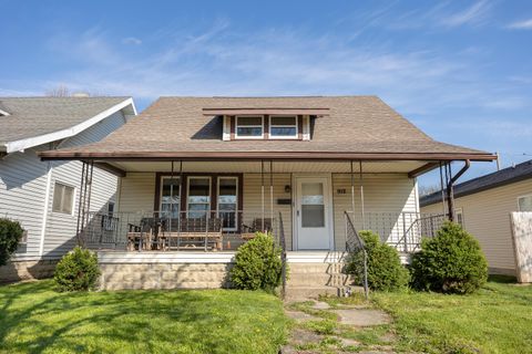Photo of 912 E Market Street, Washington Court House, OH 43160 (MLS # 226011408)