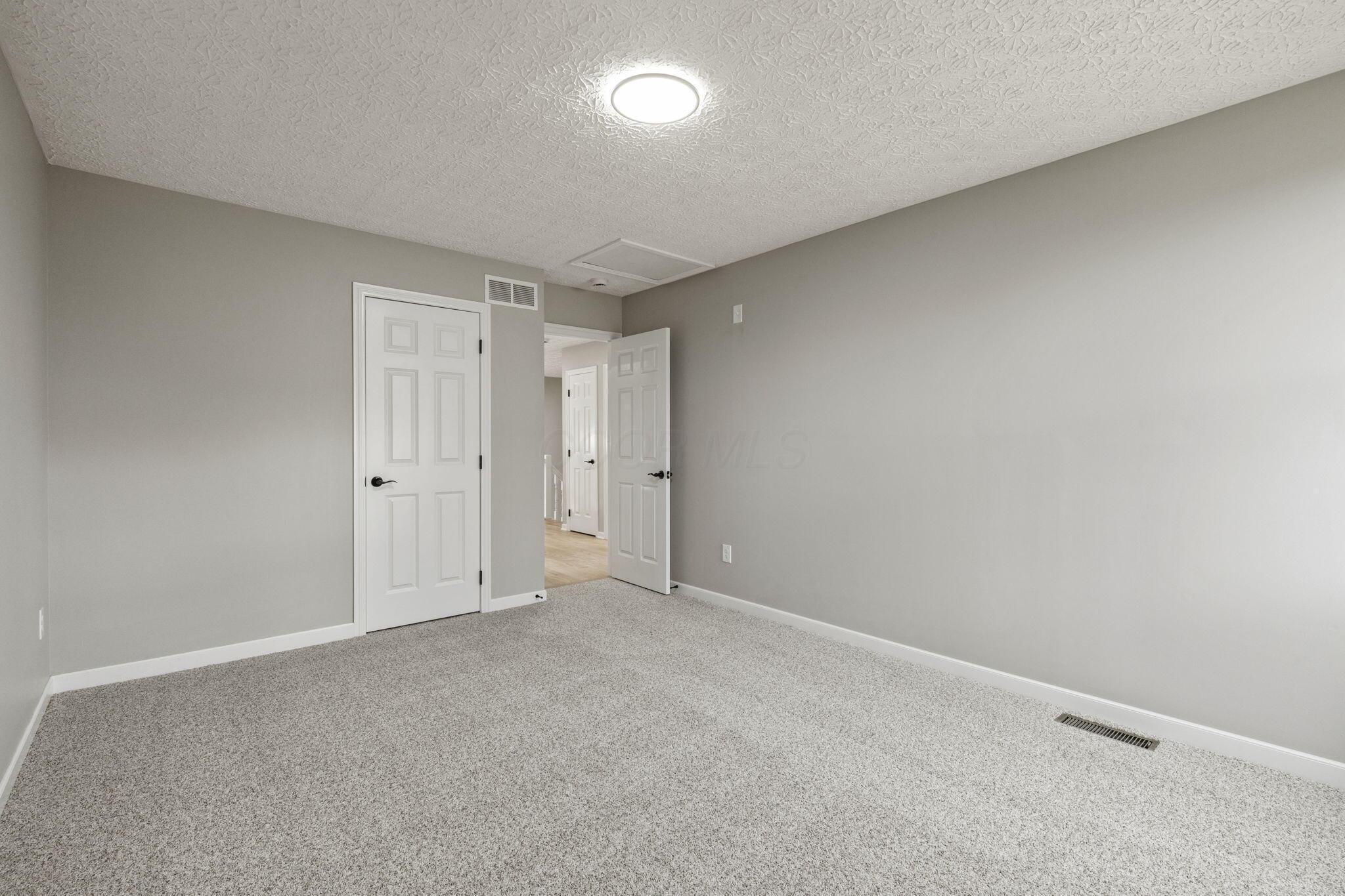 9182 Wayne Brown Drive, Powell, Ohio image 32