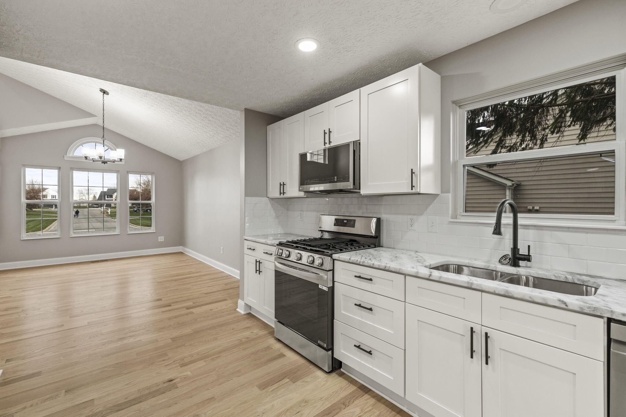 9182 Wayne Brown Drive, Powell, Ohio image 3