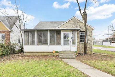 Photo of 1363 Duxberry Avenue, Columbus, OH 43211 (MLS # 226009825)