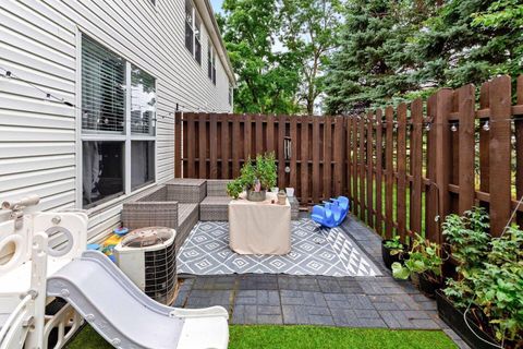 Tiny photo for 5852 Edge Of Village, Westerville, OH 43081 (MLS # 226000623)