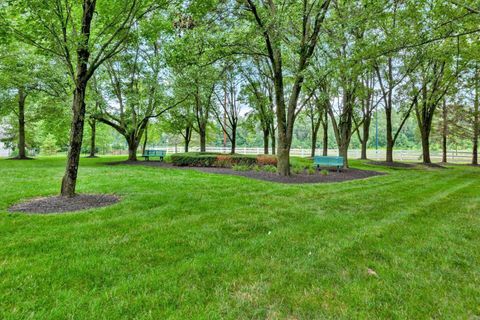 Tiny photo for 5852 Edge Of Village, Westerville, OH 43081 (MLS # 226000623)