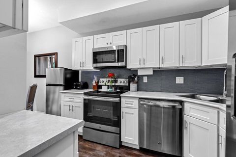 Tiny photo for 5852 Edge Of Village, Westerville, OH 43081 (MLS # 226000623)