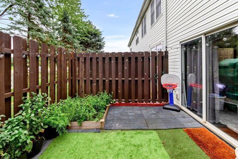 Tiny photo for 5852 Edge Of Village, Westerville, OH 43081 (MLS # 226000623)