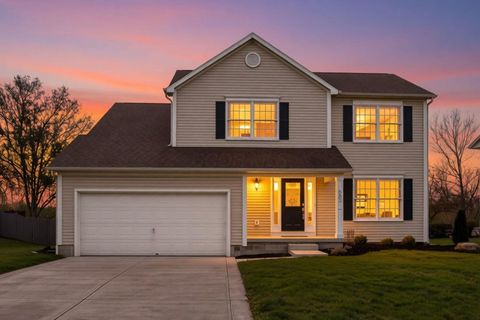 Photo of 683 Scioto Meadows Boulevard, Grove City, OH 43123 (MLS # 226010964)