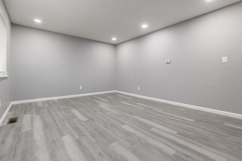 Tiny photo for 757 Ivorton Road S, Columbus, OH 43207 (MLS # 226004894)