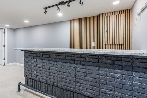 Tiny photo for 757 Ivorton Road S, Columbus, OH 43207 (MLS # 226004894)