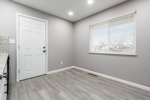 Tiny photo for 757 Ivorton Road S, Columbus, OH 43207 (MLS # 226004894)