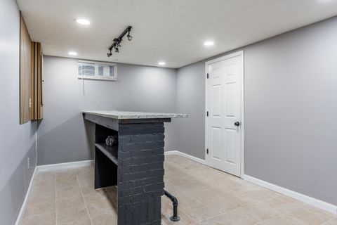 Tiny photo for 757 Ivorton Road S, Columbus, OH 43207 (MLS # 226004894)