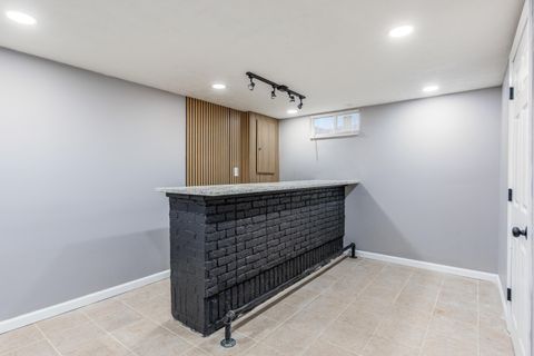 Tiny photo for 757 Ivorton Road S, Columbus, OH 43207 (MLS # 226004894)