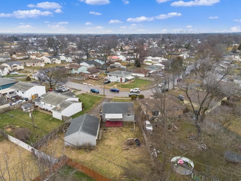 Tiny photo for 757 Ivorton Road S, Columbus, OH 43207 (MLS # 226004894)