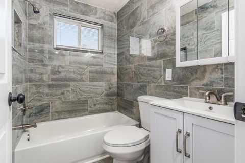 Tiny photo for 757 Ivorton Road S, Columbus, OH 43207 (MLS # 226004894)