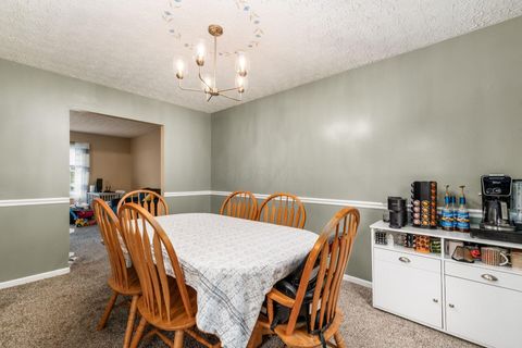 Tiny photo for 5570 Oldwynne Road, Hilliard, OH 43026 (MLS # 225040236)