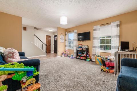 Tiny photo for 5570 Oldwynne Road, Hilliard, OH 43026 (MLS # 225040236)