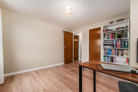 Tiny photo for 5570 Oldwynne Road, Hilliard, OH 43026 (MLS # 225040236)