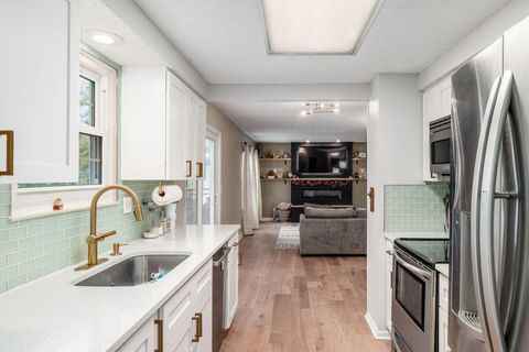 Tiny photo for 5570 Oldwynne Road, Hilliard, OH 43026 (MLS # 225040236)