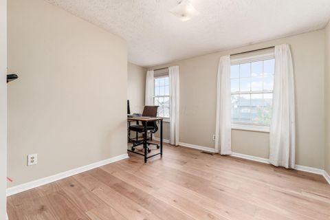 Tiny photo for 5570 Oldwynne Road, Hilliard, OH 43026 (MLS # 225040236)