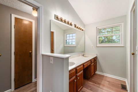 Tiny photo for 5570 Oldwynne Road, Hilliard, OH 43026 (MLS # 225040236)