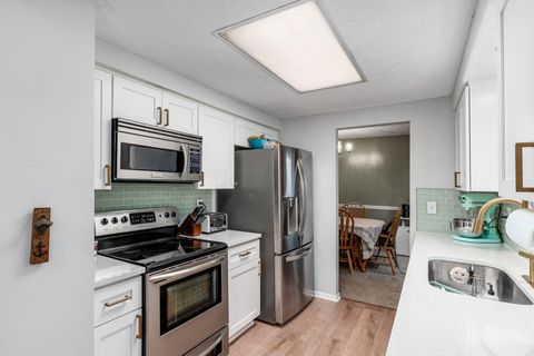 Tiny photo for 5570 Oldwynne Road, Hilliard, OH 43026 (MLS # 225040236)