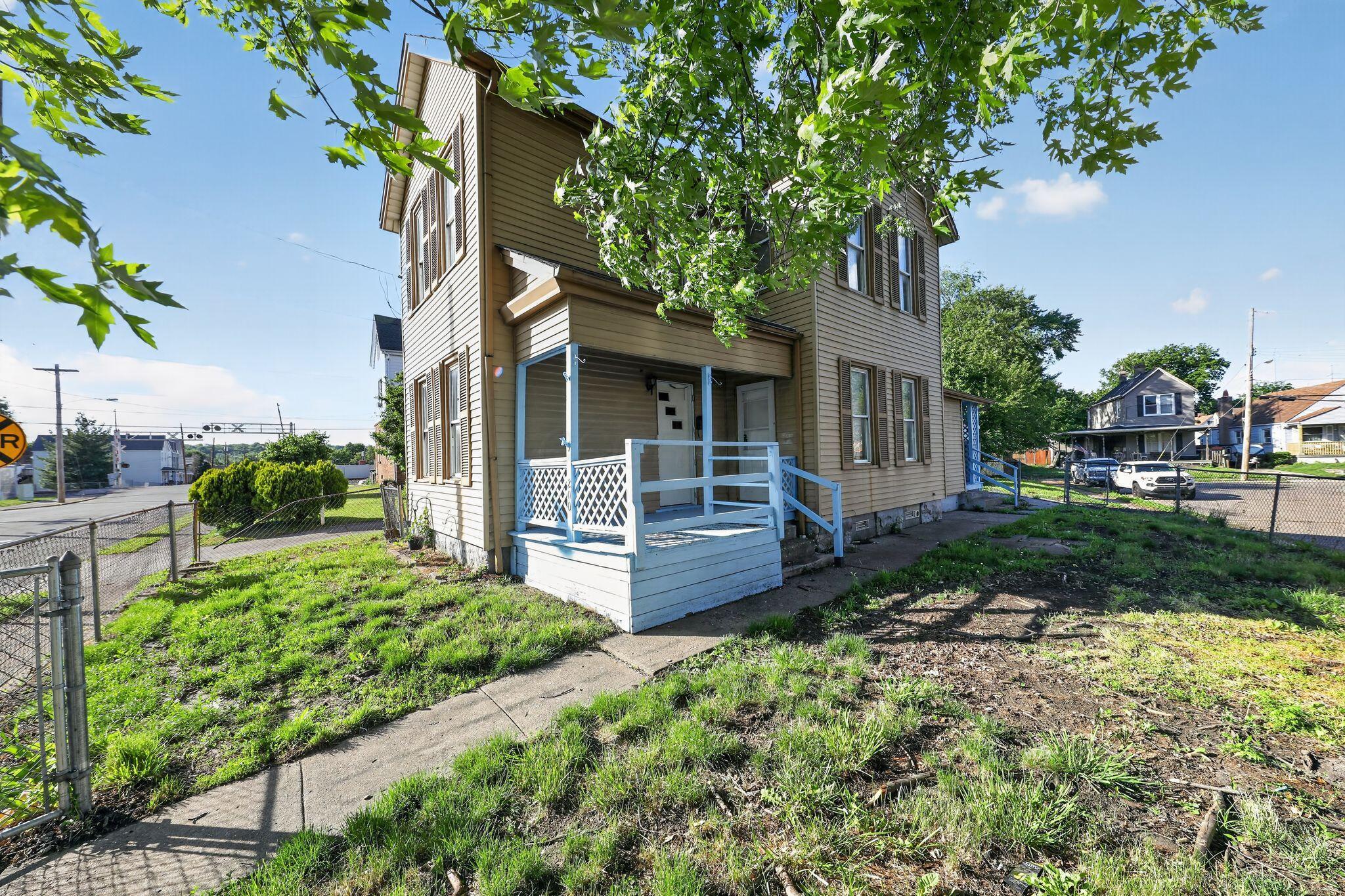 200 Maple Street