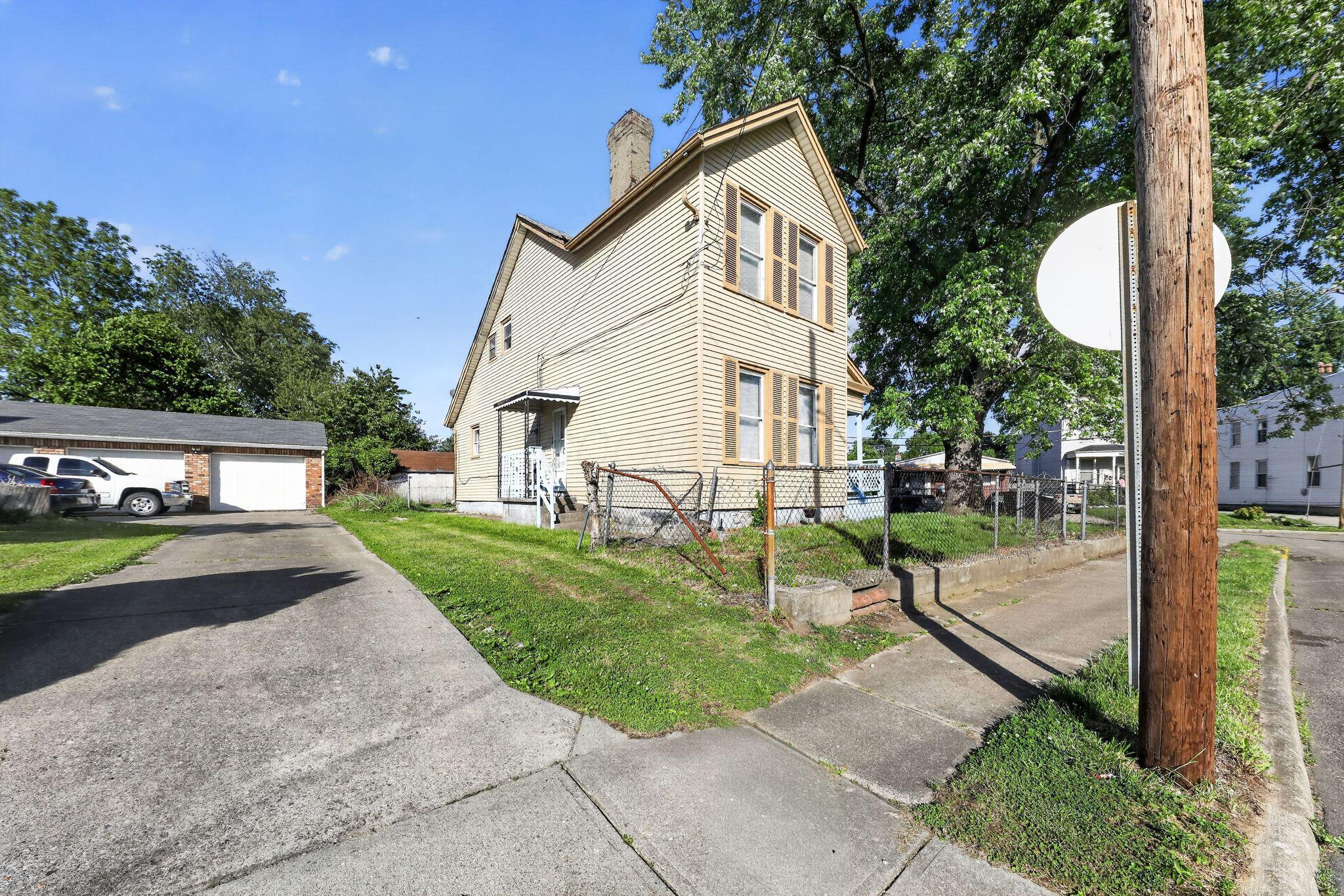 200 Maple Street