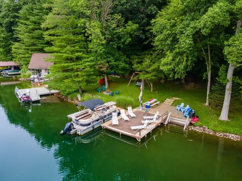 Photo of 721 Natchez Lane, Sugar Grove, OH 43155 (MLS # 225039163)