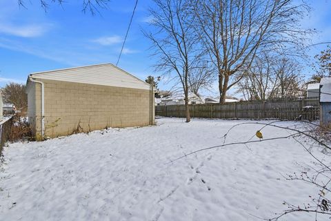 Tiny photo for 445 Basswood Road, Columbus, OH 43207 (MLS # 225045141)