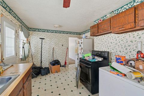 Tiny photo for 445 Basswood Road, Columbus, OH 43207 (MLS # 225045141)
