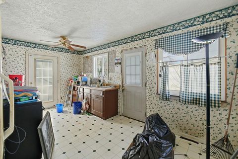 Tiny photo for 445 Basswood Road, Columbus, OH 43207 (MLS # 225045141)