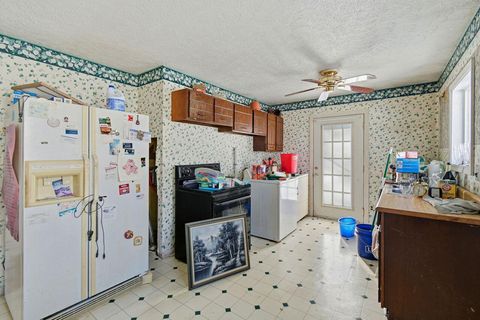 Tiny photo for 445 Basswood Road, Columbus, OH 43207 (MLS # 225045141)