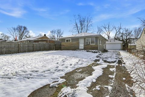 Tiny photo for 445 Basswood Road, Columbus, OH 43207 (MLS # 225045141)