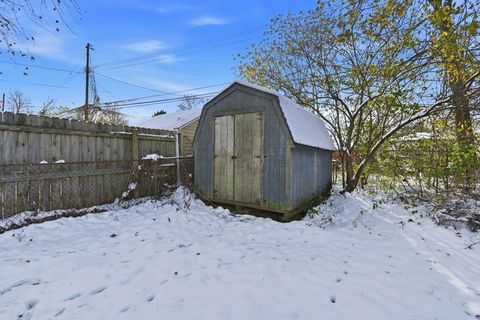 Tiny photo for 445 Basswood Road, Columbus, OH 43207 (MLS # 225045141)