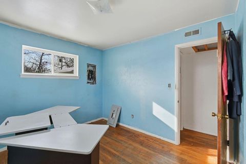 Tiny photo for 445 Basswood Road, Columbus, OH 43207 (MLS # 225045141)