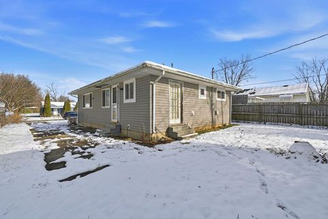 Tiny photo for 445 Basswood Road, Columbus, OH 43207 (MLS # 225045141)