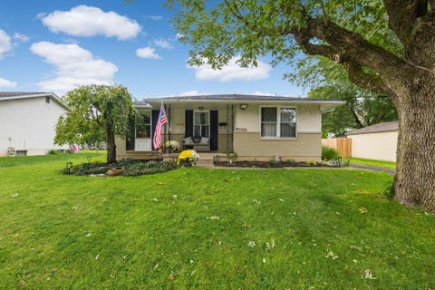 Photo of 1420 Bosworth Place, Columbus, OH 43229 (MLS # 226036566)