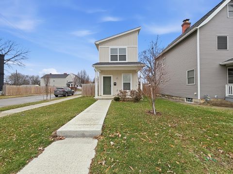 Photo of 697 Miller Avenue, Columbus, OH 43205 (MLS # 226001120)