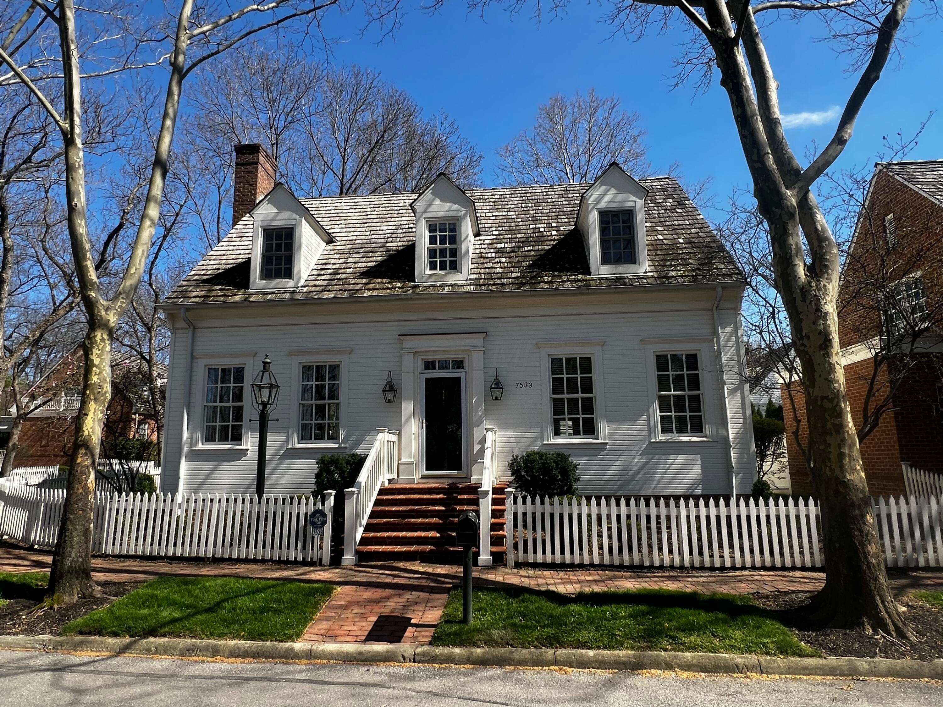 7533 King George Drive, New Albany, Ohio image 1