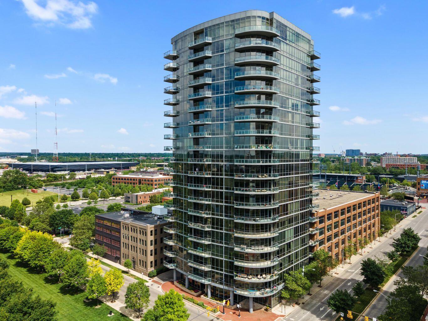 View Columbus, OH 43215 condo