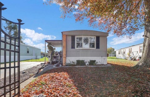 Tiny photo for 42 Deerpath Road, Chillicothe, OH 45601 (MLS # 226031973)