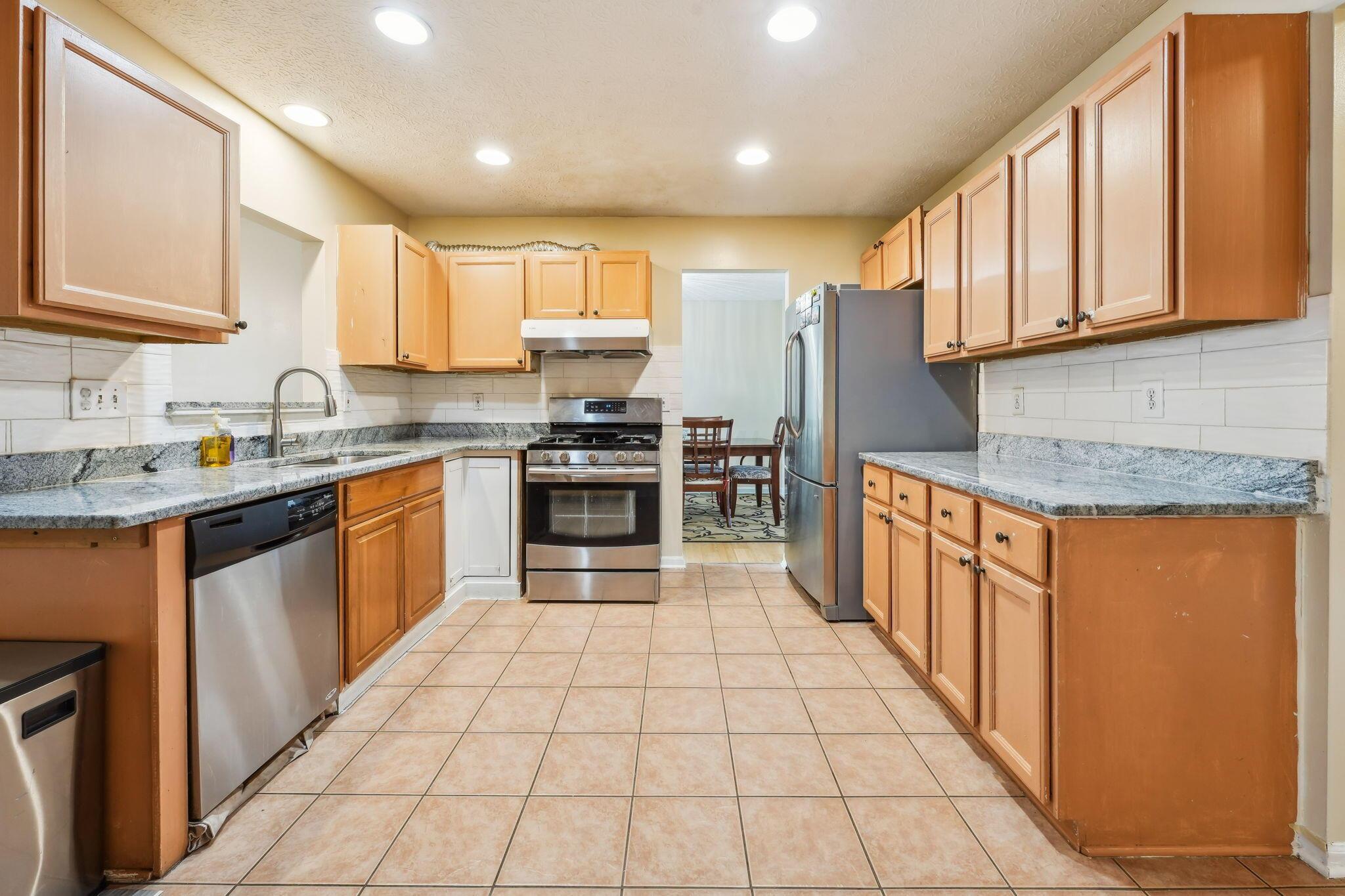 9067 Kingsley Drive, Reynoldsburg, Ohio image 12