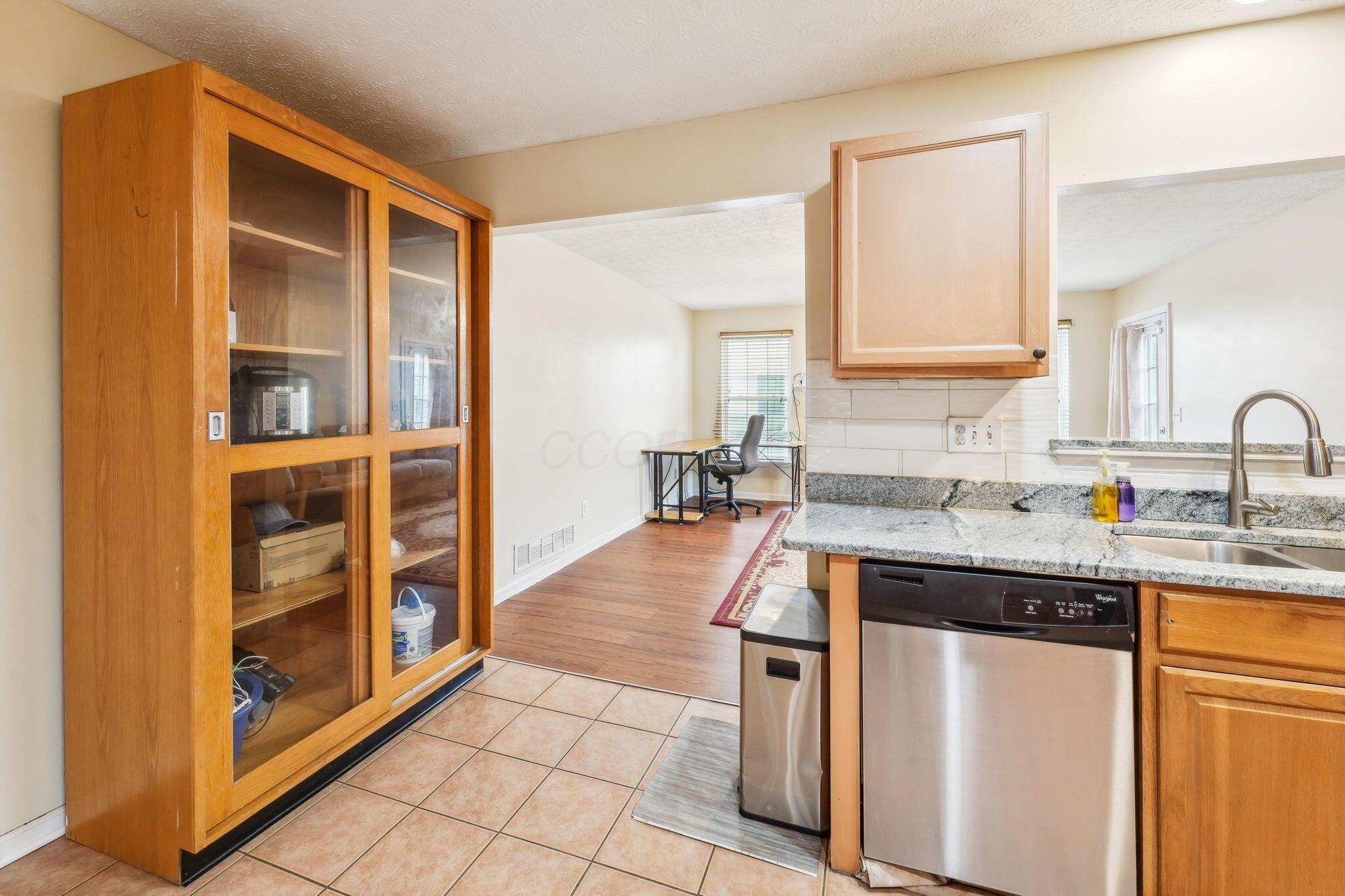 9067 Kingsley Drive, Reynoldsburg, Ohio image 17