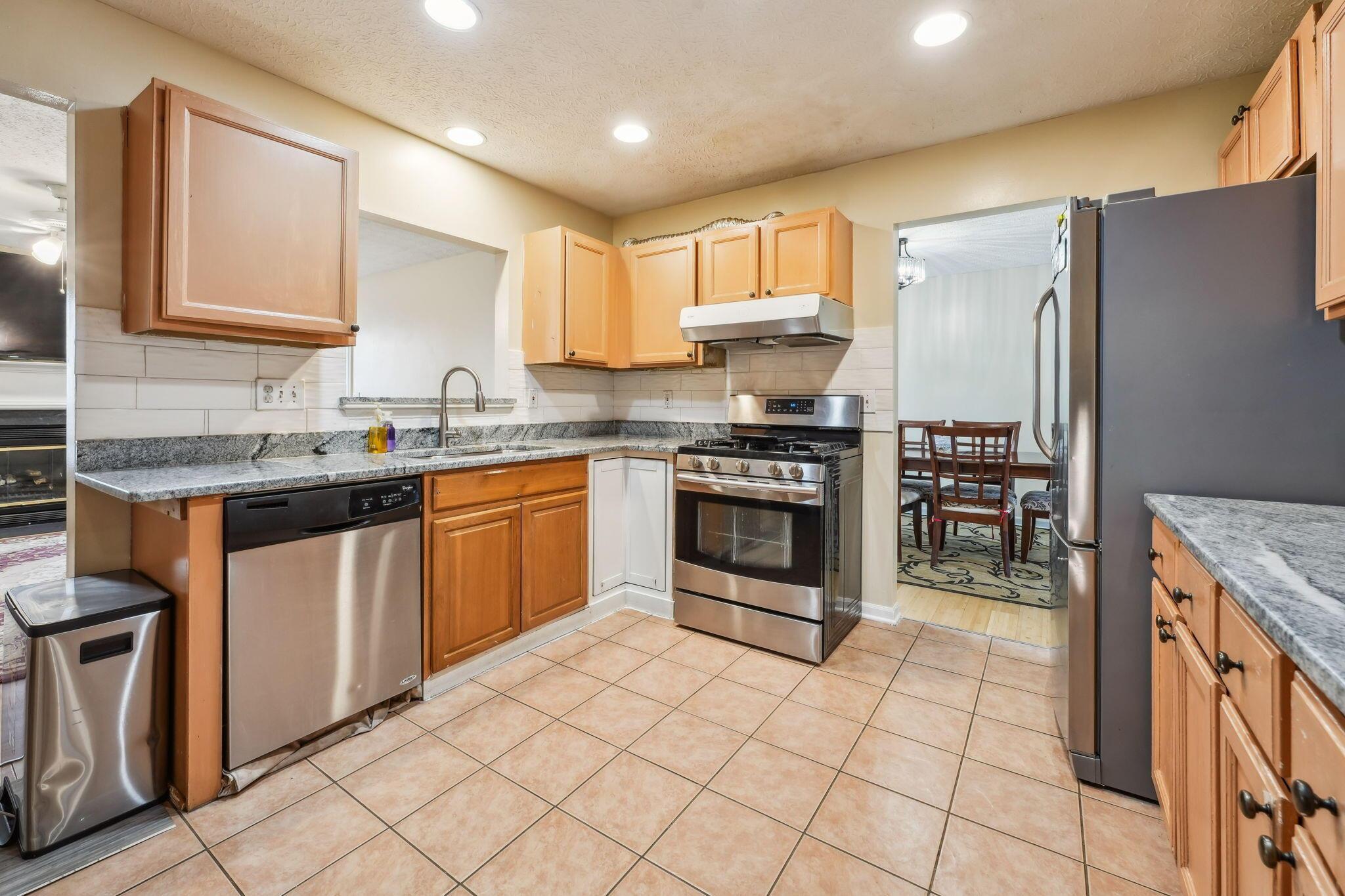 9067 Kingsley Drive, Reynoldsburg, Ohio image 14