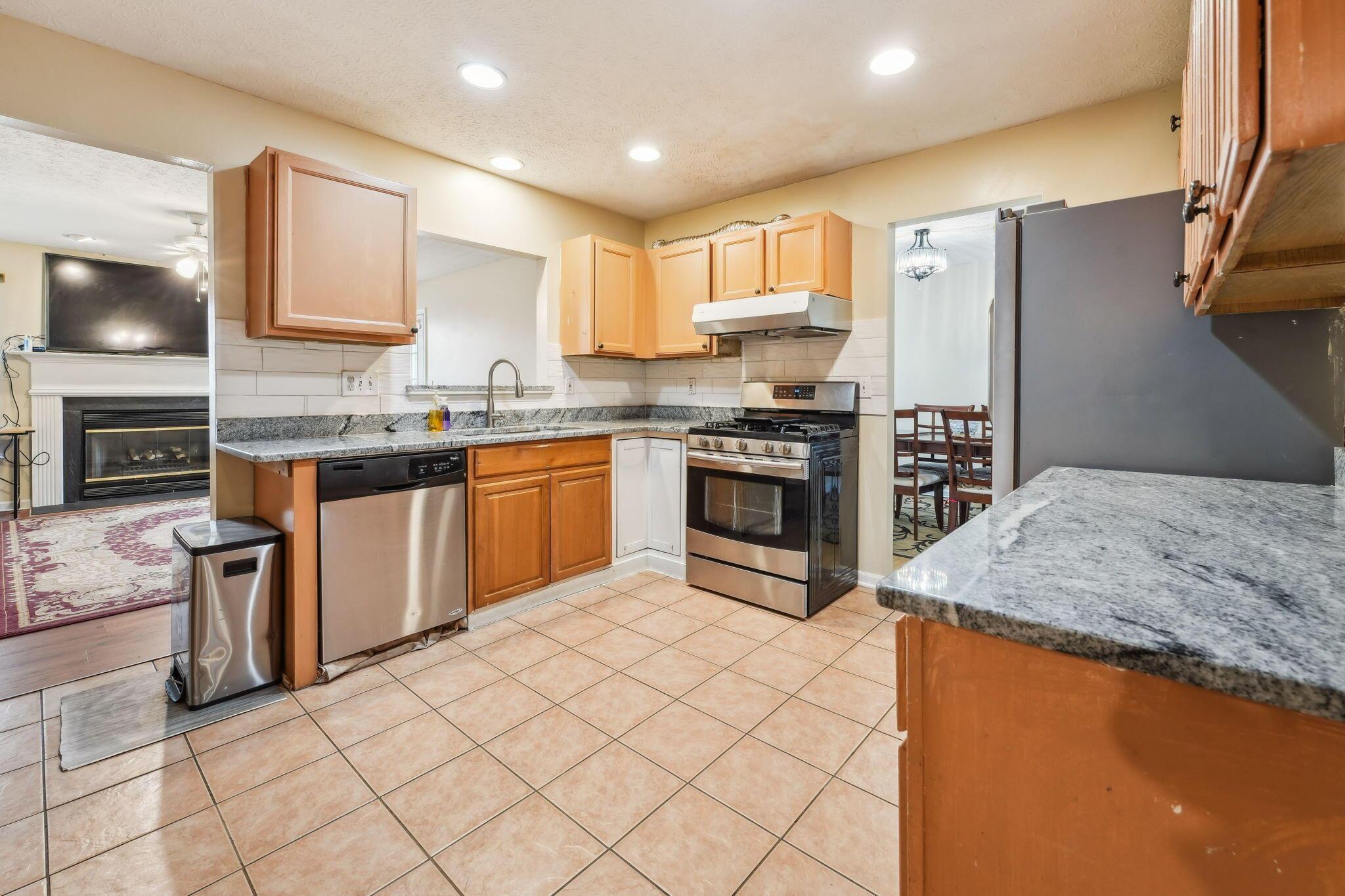 9067 Kingsley Drive, Reynoldsburg, Ohio image 13