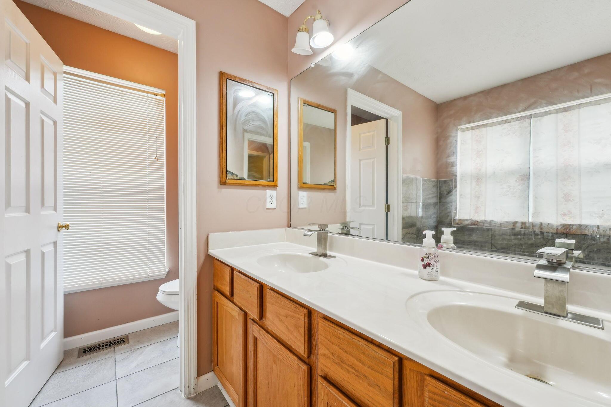 9067 Kingsley Drive, Reynoldsburg, Ohio image 25