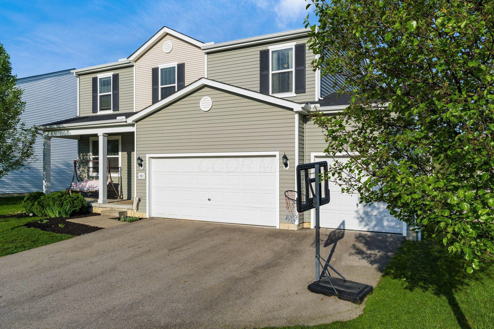 921 Poppleton Place, Pataskala, Ohio image 2