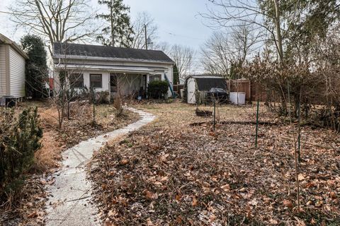 Photo of 263 W North Broadway Street, Columbus, OH 43214 (MLS # 226002262)