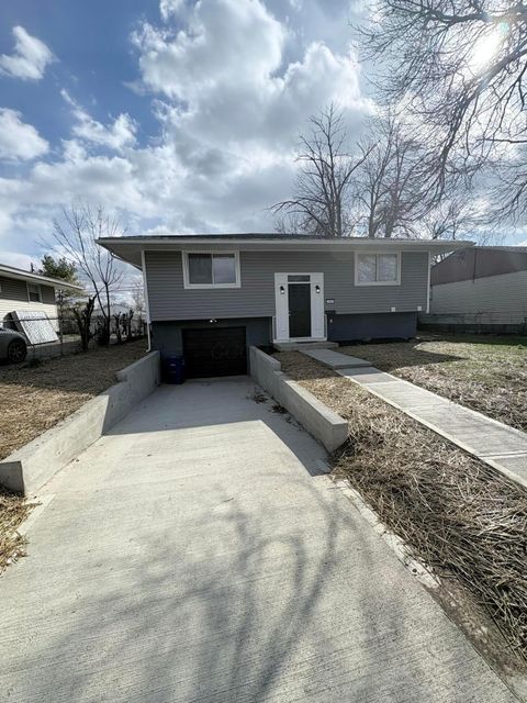 Photo of 1645 Liscomb Road, Columbus, OH 43207 (MLS # 226010841)